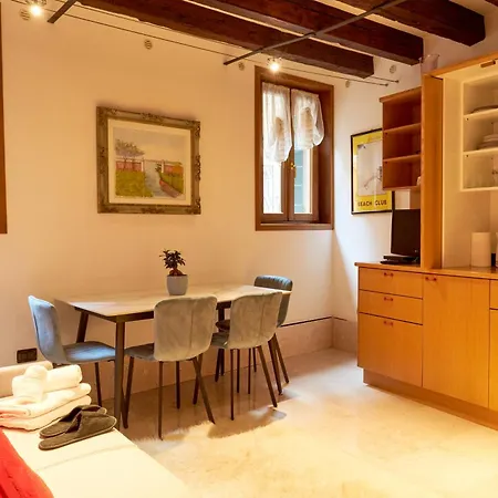 Nama Boutique * Venice