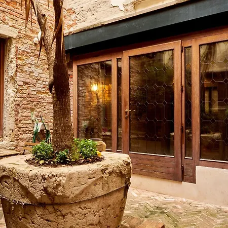 Nama Boutique Apartment Venice